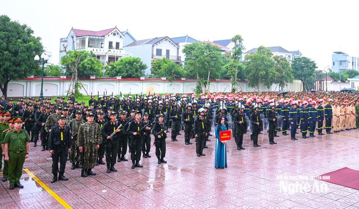 Các lực lượng tham gia diễn tập. Ảnh: Thành Cường