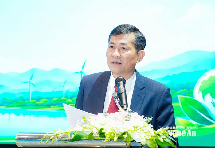 Phó Chủ tịch UBND tỉnh Nghệ An Thái Văn Thành phát biểu chào mừng hội thảo. Ảnh: Phạm Bằng