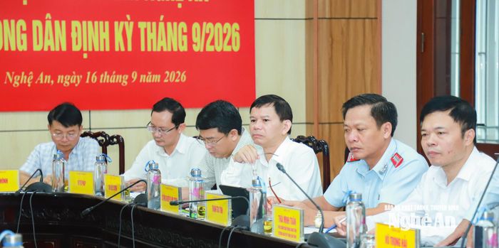 Đại diện các cơ quan sở, ngành dự phiên tiếp công dân. Ảnh: Thành Duy