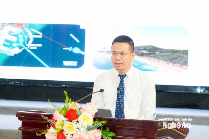 Đồng chí Đàm Hữu Hồng - Bí thư Đảng ủy, Chủ tịch HĐND phường Tân Mai tham luận chủ đề: Liên kết phát triển cực tăng trưởng phía Bắc với hoàn thiện hạ tầng và đô thị văn minh. Ảnh: T.L