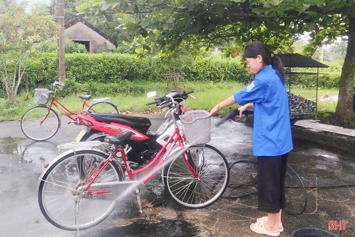 Không khí hướng về mùa trăng còn được tạo nên từ nhiều hoạt động giàu tính sáng tạo và sẻ chia. Ở một số địa bàn như Hương Sơn, Kim Hoa... ĐVTN tổ chức cắt tóc, rửa xe gây quỹ, qua đó huy động thêm nguồn lực để chăm lo cho thiếu nhi.
