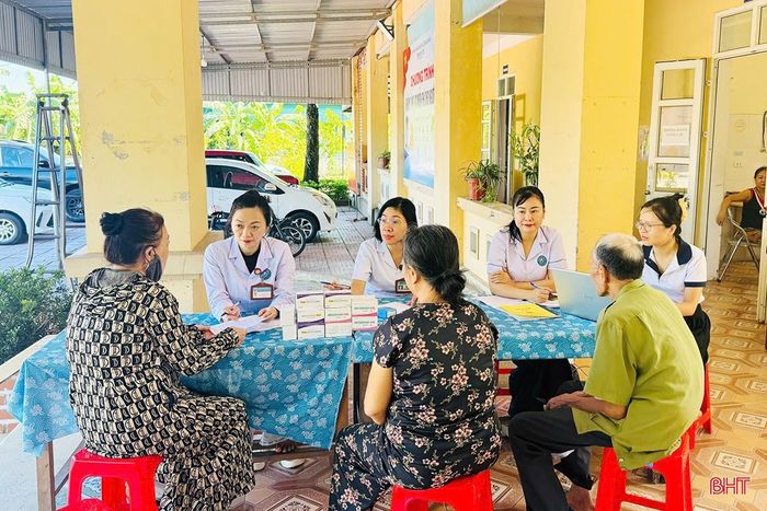 Bệnh viện Sức khỏe tâm thần Hà Tĩnh tiến hành khám sàng lọc các rối loạn sức khỏe tâm thần trong cộng đồng.
