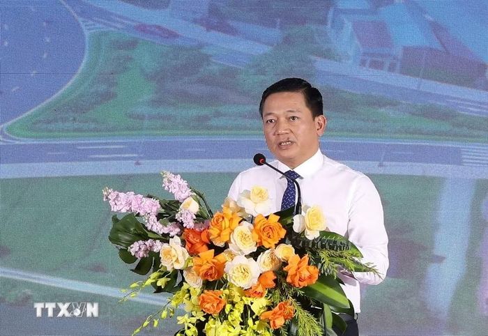 Ông Nguyễn Cao Sơn, Phó Chủ tịch Ủy ban Nhân dân tỉnh Ninh Bình, phát biểu tại lễ khởi công. (Ảnh: Đức Phương/TTXVN)