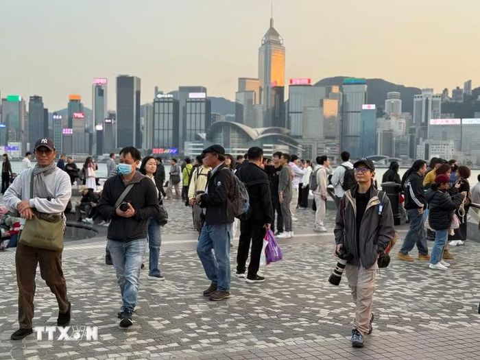 Vịnh Victoria luôn là điểm đến hàng đầu của nhiều du khách khi đến Hong Kong. (Ảnh: Mạc Luyện/TTXVN)