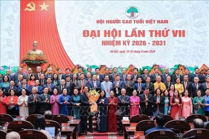 Ban Chấp hành Trung ương Hội Người cao tuổi Việt Nam khoá VII nhiệm kỳ 2026 - 2031 ra mắt Đại hội. Ảnh: Lê Đông/TTXVN