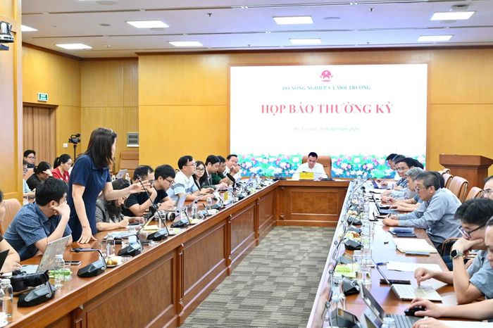 Quang cảnh họp báo.