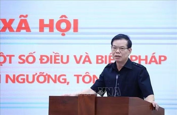 Đồng chí Triệu Tài Vinh, Phó Bí thư chuyên trách Đảng uỷ Mặt trận Tổ quốc, các đoàn thể Trung ương phát biểu. Ảnh: Tuấn Anh - TTXVN