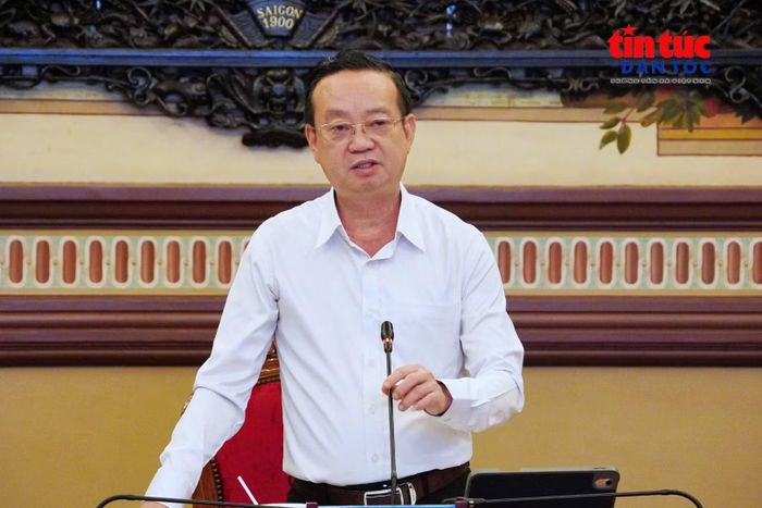 Ông Bùi Minh Thạnh, Phó Chủ tịch UBND TP Hồ Chí Minh, phát biểu tại Hội nghị.