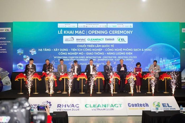 Cắt băng khai mạc chuỗi triển lãm quốc tế về xây dựng, giao thông, năng lượng. Ảnh: Diệp Anh/Bnews/vnanet.vn