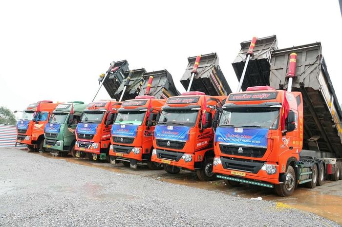 Máy móc thiết bị phục vụ tại lễ khởi công dự án. Ảnh: Đồng Thúy/TTXVN