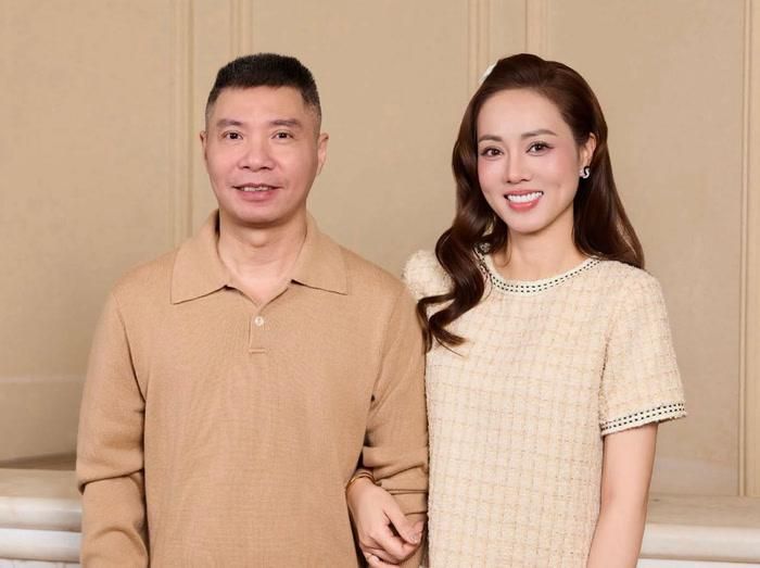 NSND Công Lý và Ngọc Hà trực tiếp lên tiếng về những thông tin cho rằng cả hai đã ly hôn. Ảnh: FBNV