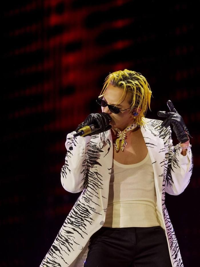 Khán giả trông chờ màn trình diễn của G-Dragon tại Pháp cùng BIGBANG.