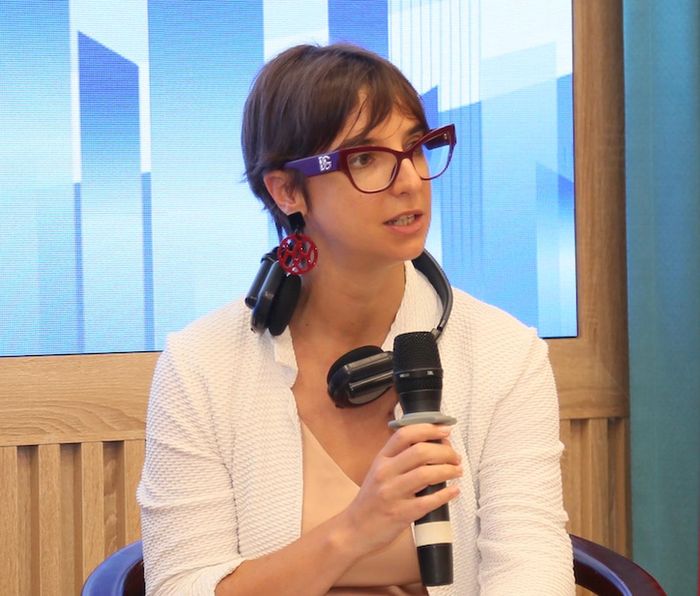 Bà Federica Dispenza, Trợ lý Đại diện Thường trú, Trưởng nhóm Quản trị và Tham gia, UNDP Việt Nam, chia sẻ tại Hội thảo