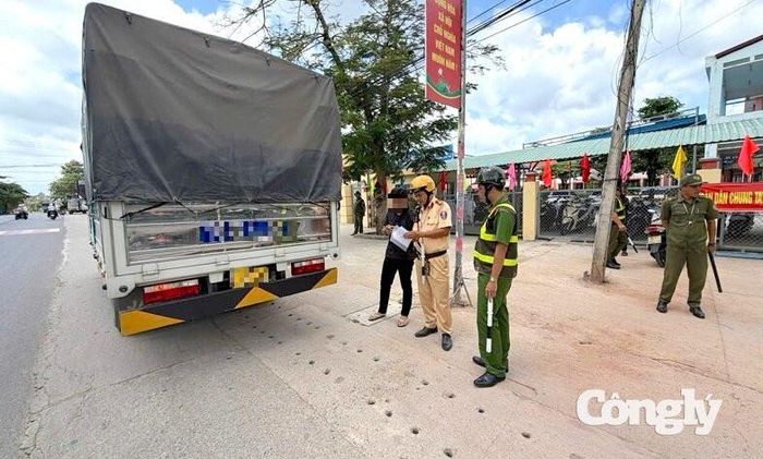 Tăng kiểm tra, xử lý vi phạm trong kinh doanh vận tải.