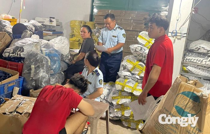 Phát hiện hơn 40.000 sản phẩm giả mạo nhãn hiệu.