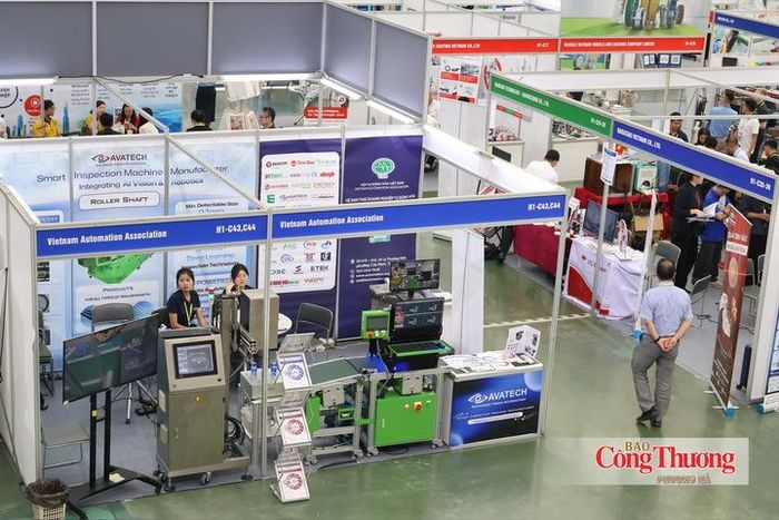 Các doanh nghiệp giới thiệu giải pháp công nghệ hướng tới sản xuất thông minh và phát triển bền vững.