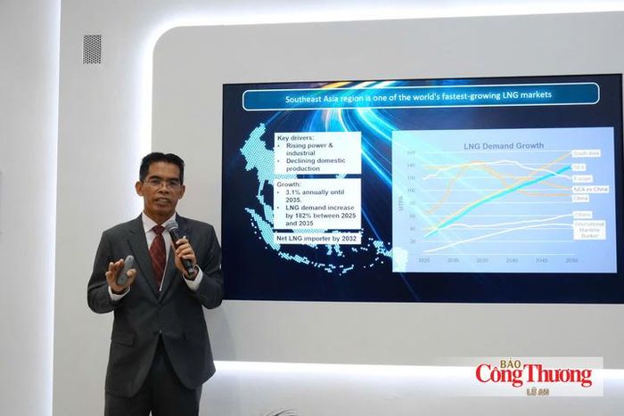 Ông Norhamizam Nordin, phụ trách Emerging Market & New Business, LNG Marketing Trading của Tập đoàn Dầu khí Quốc gia Malaysia (Petronas).