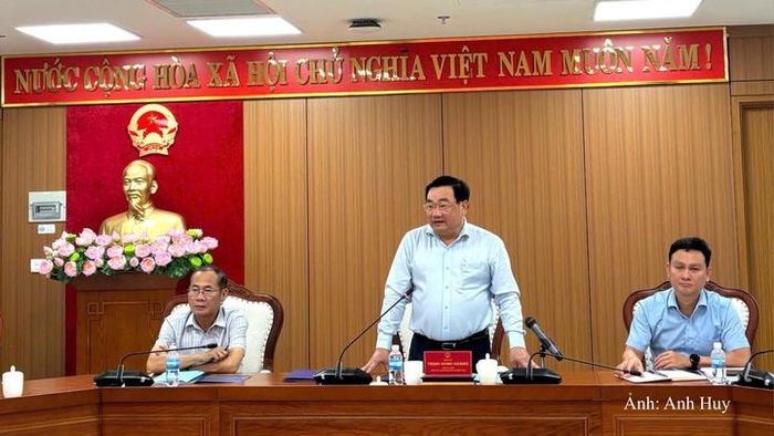 Tổng giám đốc EVNCPC Ngô Tấn Cư phát biểu tại buổi làm việc 