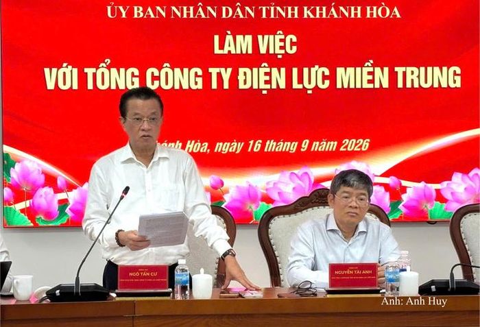 Ông Trịnh Minh Hoàng, Phó Chủ tịch UBND tỉnh Khánh Hòa phát biểu kết luận buổi làm việc.