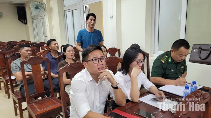 Ngư dân phường Hải Bình kiến nghị tại buổi đối thoại.