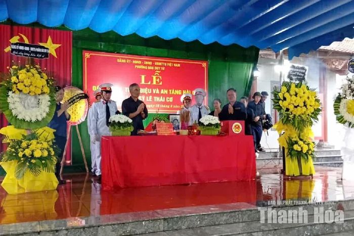 Lễ truy điệu và an táng liệt sĩ Lê Thái Cơ tại quê nhà.