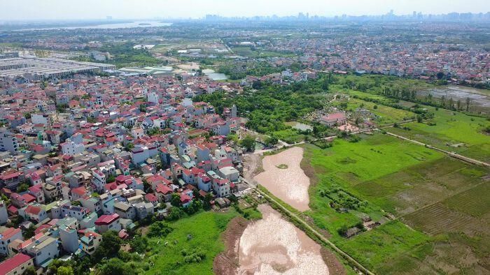 Trong đó, đoạn từ Vành đai 3,5 đến kênh Đan Hoài, đã gần hoàn thành công tác giải phóng mặt bằng, dự kiến hoàn thành dự án trong quý IV/2026. 