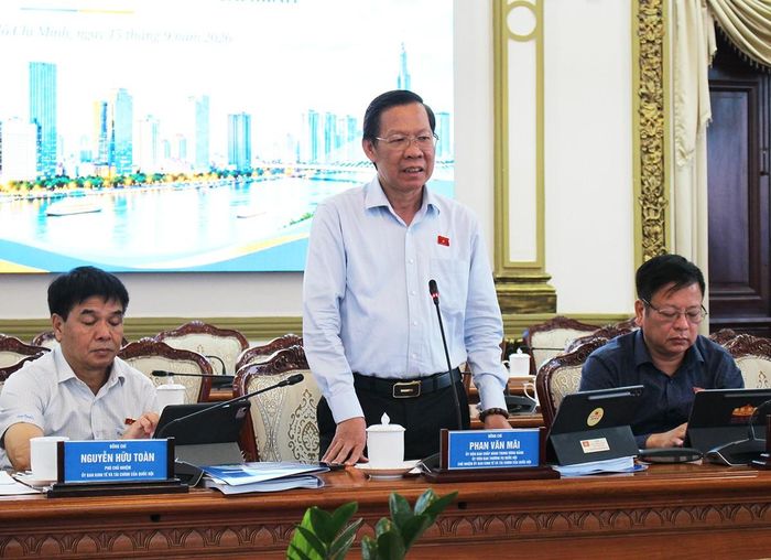 Ông Phan Văn Mãi, Ủy viên Trung ương Đảng, Ủy viên Ban Thường vụ Quốc hội, Chủ nhiệm Ủy ban Kinh tế và Tài chính Quốc hội kết luận buổi làm việc - Ảnh: Cổng thông tin điện tử TP. Hồ Chí Minh.