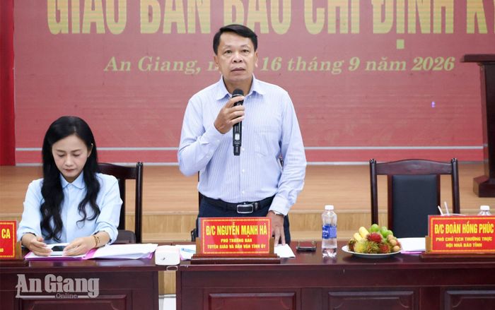 Phó Trưởng Ban Tuyên giáo Tỉnh ủy Nguyễn Mạnh Hà phát biểu kết luận hội nghị.