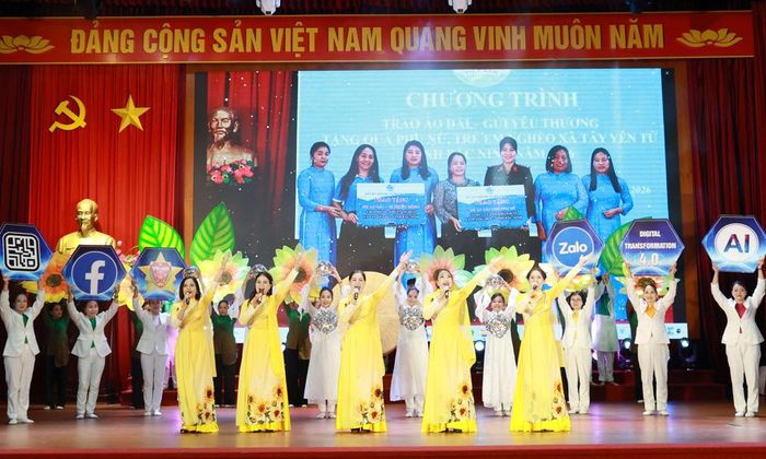  Phần thi Chào hỏi của Hội Liên hiệp Phụ nữ phường Kinh Bắc. 