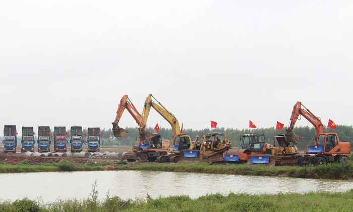 Đơn vị thi công tập trung máy phương tiện vận tải đáp ứng tiến độ dự án.