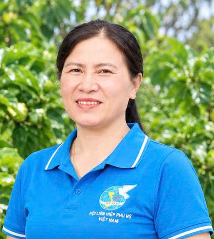 Chị Hán Thị Luyến, Giám đốc Hợp tác xã Thương mại và Dịch vụ Hán Thị (xã Trung Kênh).