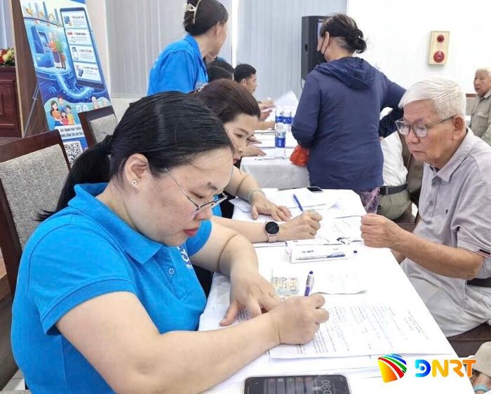 Chính sách BHXH, BHYT chỉ thực sự phát huy hiệu quả khi người dân hiểu đúng, hiểu đầy đủ và chủ động tham gia. Ảnh: DIỆP NHƯ
