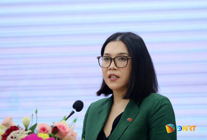 Quyền Phó Đại sứ Australia tại Việt Nam Naomi Cook phát biểu tại diễn đàn. Ảnh: TRỌNG HUY