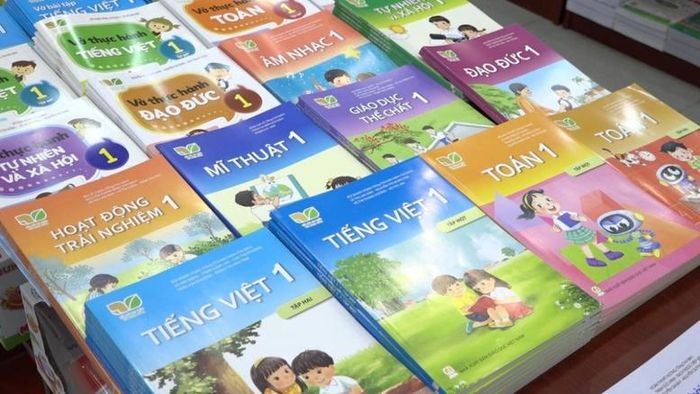 Bộ GDĐT xác định trách nhiệm để xảy ra tình trạng thiếu SGK cục bộ thuộc về Bộ, NXBGDVN và các địa phương.