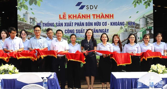Lễ khánh thành hệ thống sản xuất phân bón hữu cơ - khoáng - NPK công suất 72 tấn/ngày. Ảnh: Hoàng Lộc