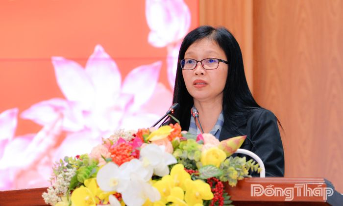 Đồng chí Nguyễn Thị Kim Tuyến phát biểu tại buổi tổng kết và trao giải.