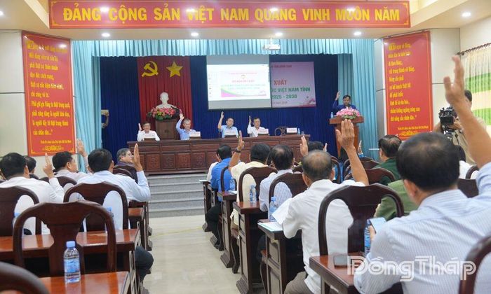 Hiệp thương thống nhất kết nạp Hiệp hội Yến sào tỉnh Đồng Tháp làm tổ chức thành viên của Ủy ban MTTQ Việt Nam tỉnh.