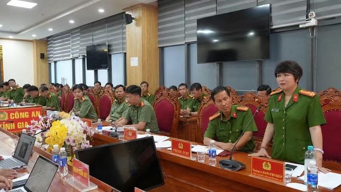  Thượng tá Ksor H'Bơ Khắp - Phó Giám đốc Công an tỉnh kiến nghị một số vấn đề trong công tác PCCC và CNCH. Ảnh: N.L 