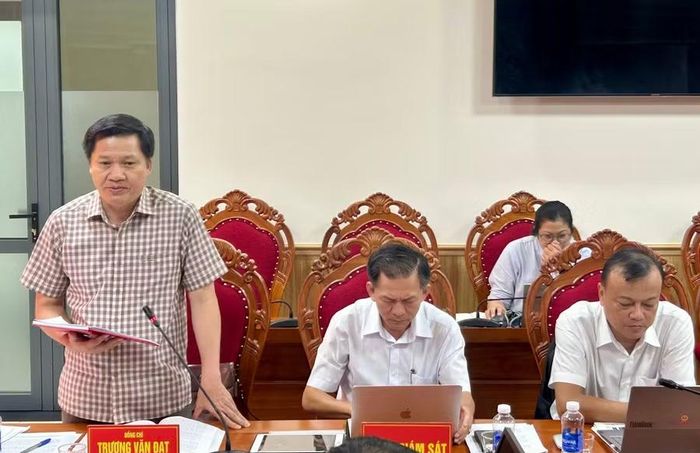  Phó Chủ tịch Thường trực HĐND tỉnh Trương Văn Đạt đề nghị Công an tỉnh tham mưu xây dựng Đề án bảo đảm nguồn lực cho công tác PCCC và CNCH. Ảnh: N.L 