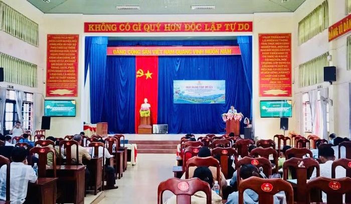 Quang cảnh lớp tập huấn. Ảnh: ĐVCC