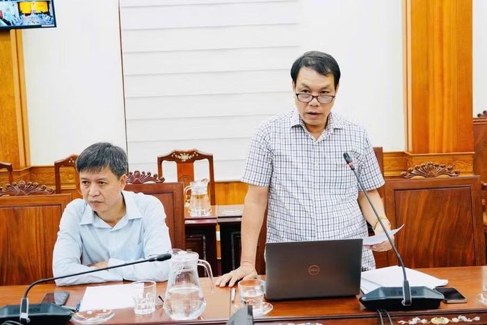  Đại diện Thanh tra tỉnh báo cáo tình hình quản lý, khai thác các cơ sở nhà, đất là tài sản công dôi dư. Ảnh: N.H 