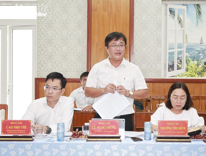 Ông Lữ Ngọc Trung - Chủ tịch UBND phường Cam Ranh phát biểu tại buổi làm việc.