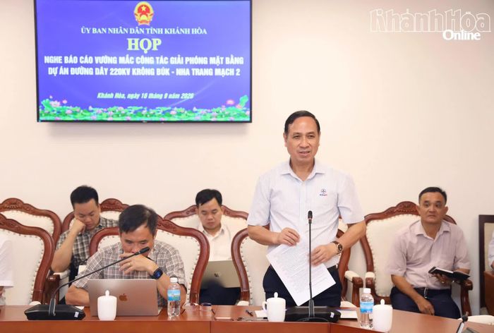 Công ty Truyền tải Điện quốc gia báo cáo các vướng mắc liên quan đến dự án.
