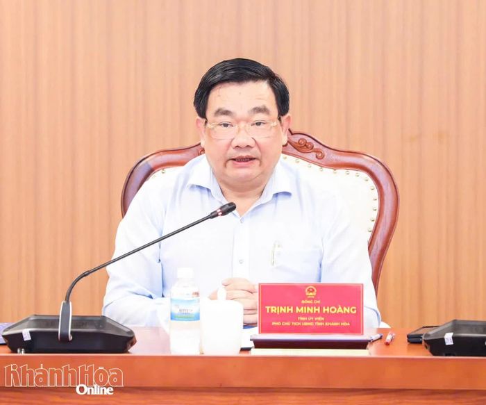 Đồng chí Trịnh Minh Hoàng phát biểu kết luận cuộc họp.