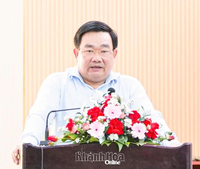 Phó Chủ tịch UBND tỉnh Trịnh Minh Hoàng phát biểu tại hội nghị.