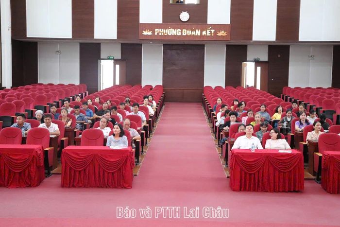 Các đại biểu dự lớp tập huấn.