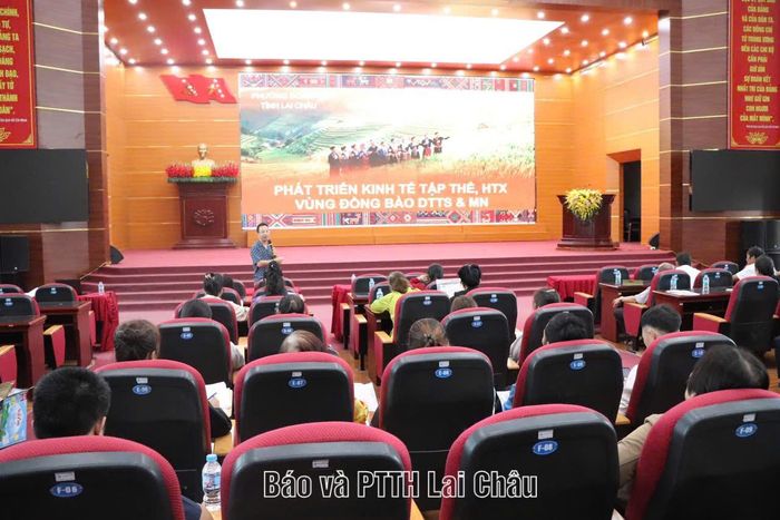Quang cảnh lớp tập huấn.