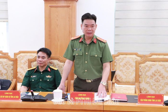 Các đại biểu ý kiến tại cuộc họp.