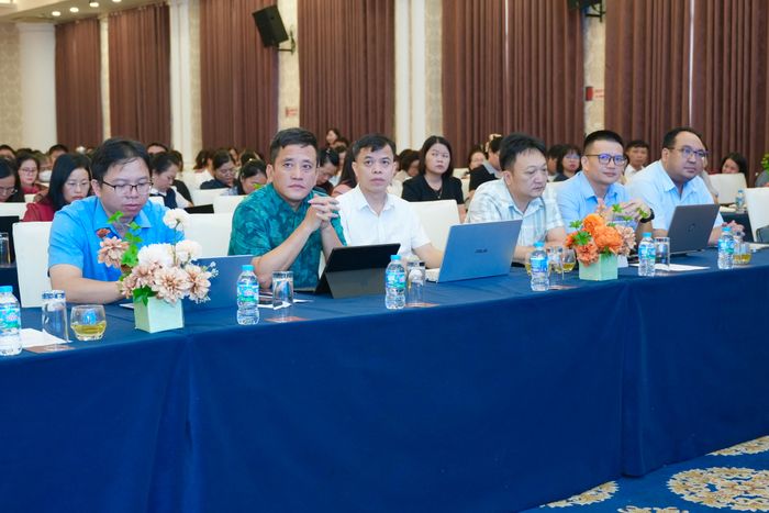 Các học viên tham gia lớp tập huấn