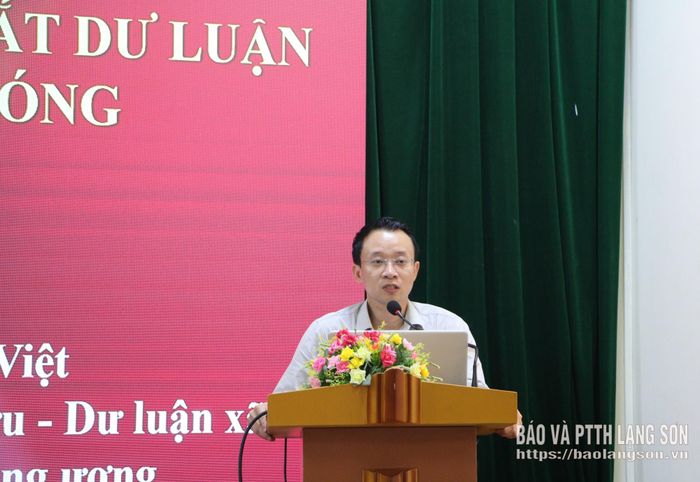 Lãnh đạo Vụ Nghiên cứu - Dư luận xã hội, Ban Tuyên giáo Trung ương truyền đạt chuyên đề tại hội nghị